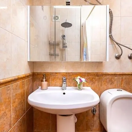 Excellent Center Location 'bear's Den' Apartment Plovdiv