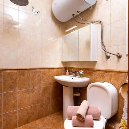 Apartment Excellent Center Location 'bear's Den' *
